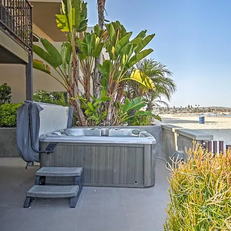 Bayfront San Diego Getaway On Boardwalk With Hot Tub-3
