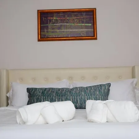 Comfy Studio With Cali King Size Mattress-3