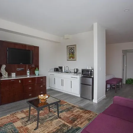 Cali King Size One Bedroom Luxurious Suite In Dtsd-2