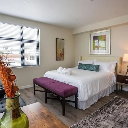 Next To San Diego Downtown - Cali King Size Studio-2