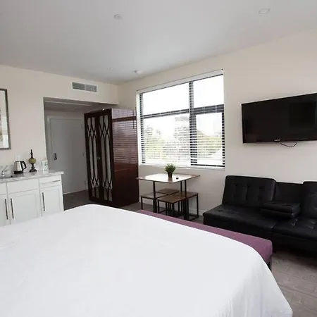 Premier Location With Great Scenic Downtown View-2