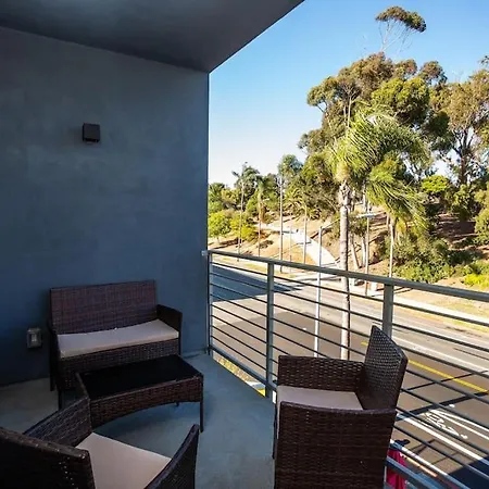 Awesome Balboa And Downtown View With Cozy Patio-3