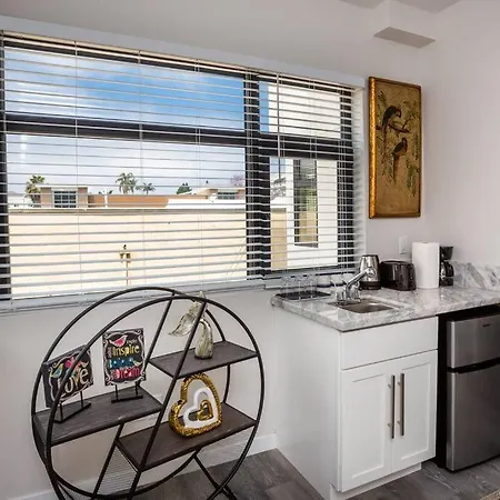 2 Bedroom, 2 Bathroom Detached Apt Max 7 Sleepers-3