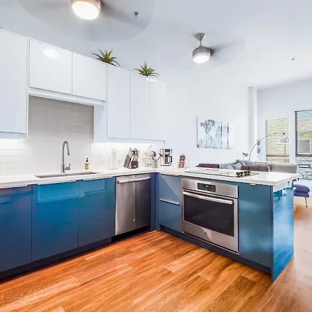 Sixth Avenue Loft #416-2