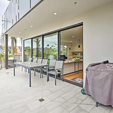 Chic Coronado Retreat W/ Patio & 4 Cruiser Bikes!-2