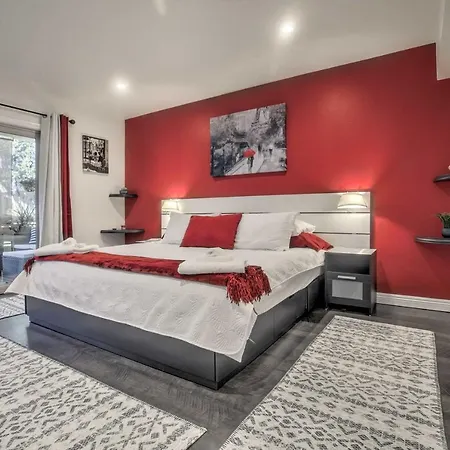 Contemporary San Diego Gem W/ Community Pool!-3