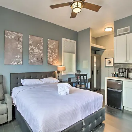'Torrey Spa Suite' Modern San Diego Studio!-3