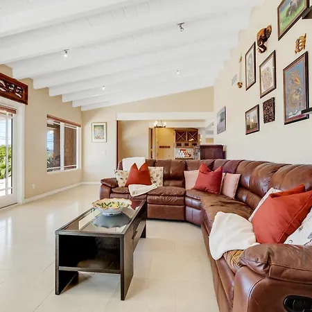 Holiday House-3