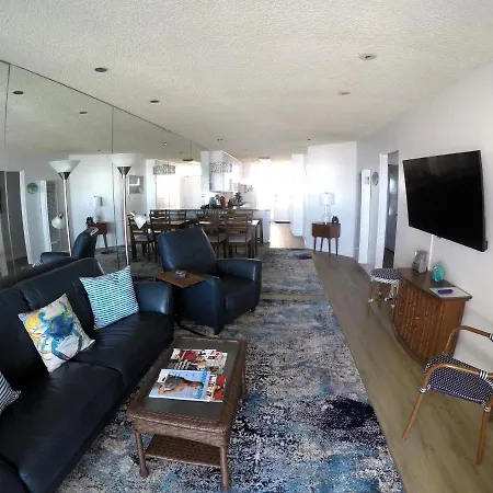 Mission Beach Retreat Ocean Front Vacation Rentals-3