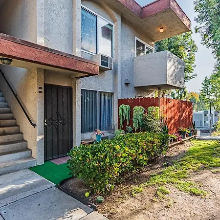 Entire Modern 2-Bedroom Condo With Free Pool & Parking, Available Now!-2