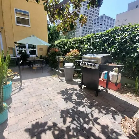 Modern Live-Edge Studio Gaslamp District! Prime Prime Location! Located Near San Diego Downtown!-3