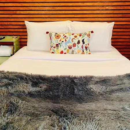 Cute Corner Tiki-Themed Studio Gaslamp! Central Location Perfect For Travelers And Couple!-2