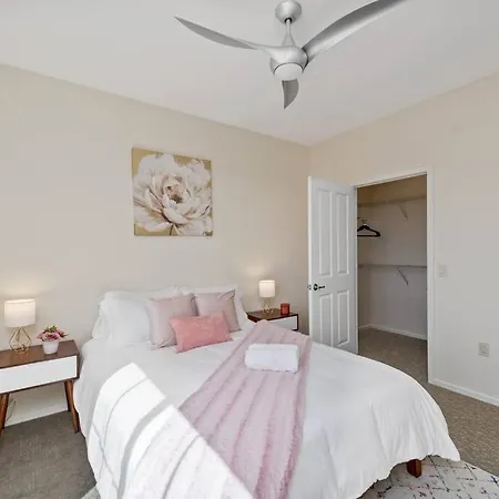Luxurious 2Br Suite! Gym L Parking L Spa L Pool-3