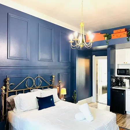 Modern Design Studio For Two Gaslamp District! Located In The Heart Of Downtown San Diego!-2