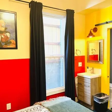 Bright Studio Gaslamp! Super Close To Balboa Park Located Near San Diego Downtown!-3