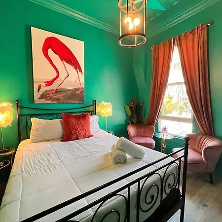Adorable And Cozy Studio Right Next To Gaslamp District! Perfectly Located Near Downtown Of San Diego!-3