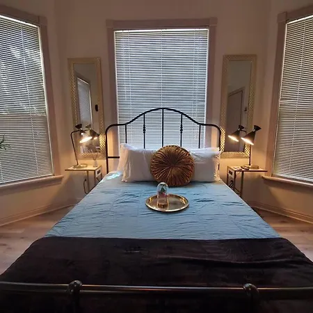 A True Private Gem Gaslamp District Comfy Studio! Minutes To Attractions Perfectly Located Near Downtown!-2