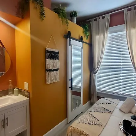 Cozy Studio Beautiful And Peaceful Of Gem Gaslamp District! Your Home Away From Home!-3