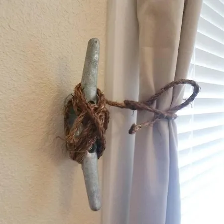 Nautical Studio Decorated By Sailors! Perfectly Located Near Downtown San Diego! Perfect For Your Quick Getaway!-2