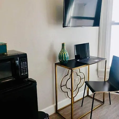 Private Downtown Studio Gaslamp District! Perfect For Travelers And Couples! Located In The Heart Of San Diego Downtown!-3