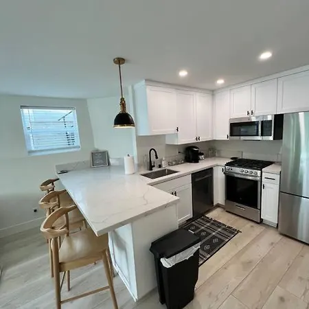 Walkable Retreat In Central Sd-2
