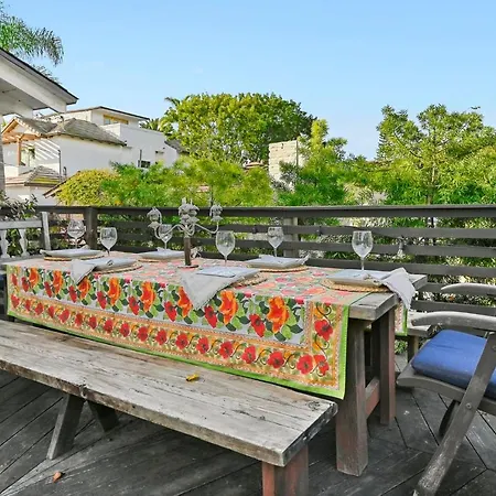 2 Blocks To Beach Hot Tub Koi Pond Fenced Yard-2