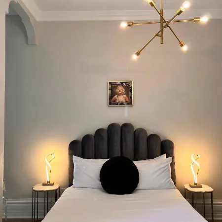 Lovely Studio Gaslamp District! 7 Mins Away From Downtown! Perfect For Travelers And Couples-3
