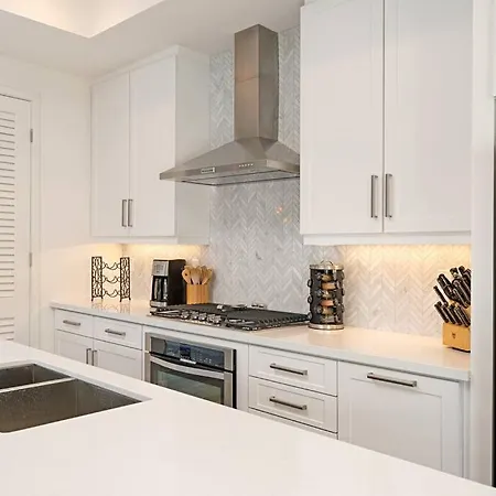 Upscale Modern Triplex Townhouse Balboa Park View-2