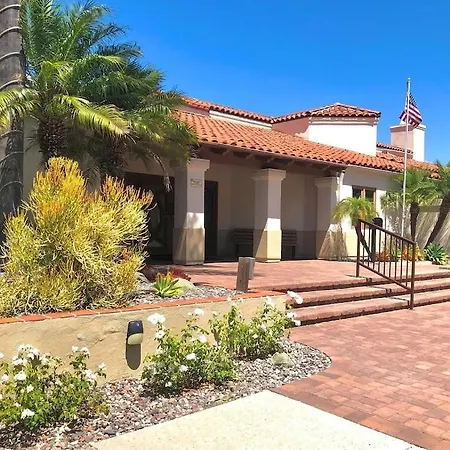 Modern Home In Bernardo Heights With Club House Amenities!-2