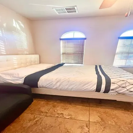Luxury Studio Apartment-2