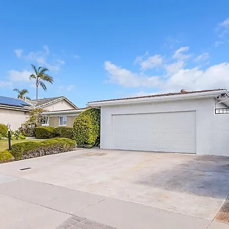 Canyon Views W/ A Large Backyard, Bbq Patio +Pool.-2