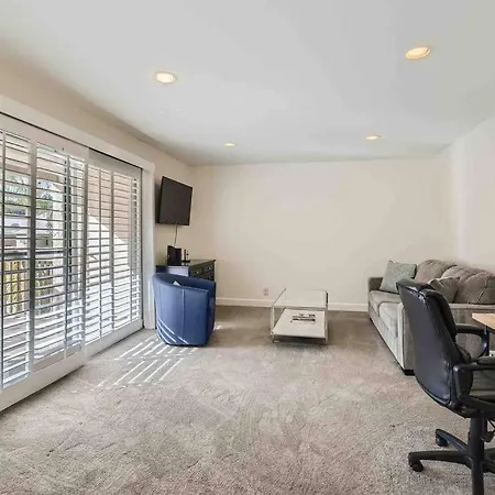 La Jolla Gem Overlooking Turquoise Pool- 1/1 Walkable To Village & Ucsd-3