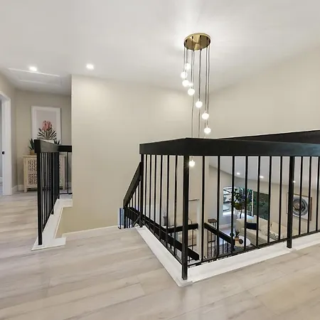 Beautiful 6 Bd Home With 2 King Beds-2