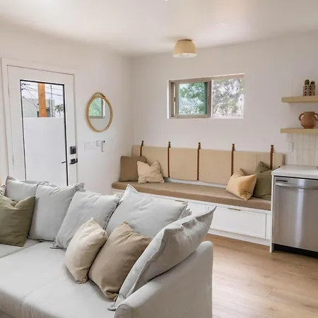 The Laurel Loft-2