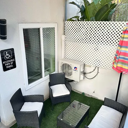 Studio With Private Entrance Next To Balboa Park-2