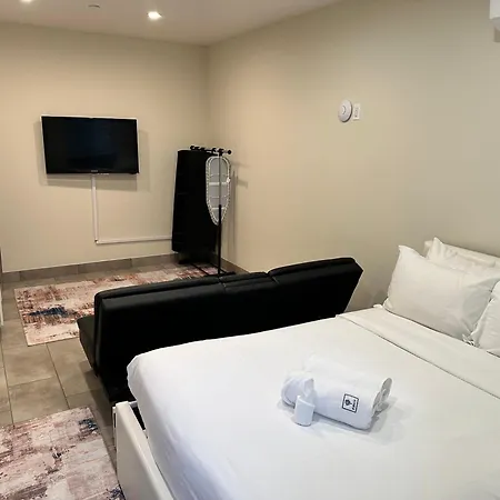 Studio With Private Entrance Next To Balboa Park-3