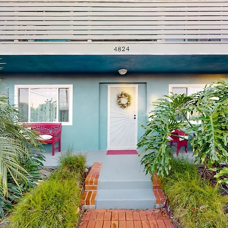 Pacific Beach Cottage-2