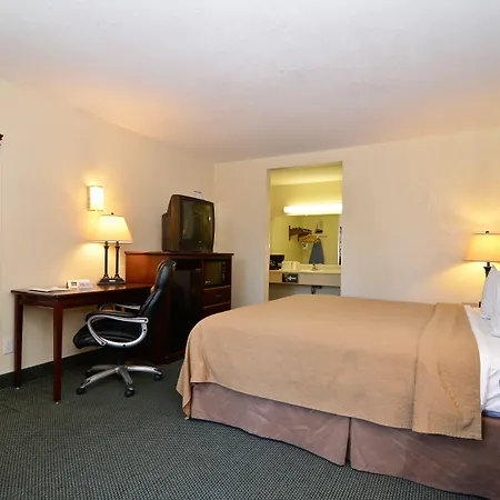 Quality Inn San Diego I-5 Naval Base-3
