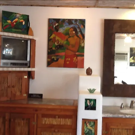 Les Artistes Inn-2