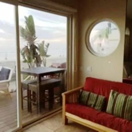 Awesomesauce Beach House 2-3