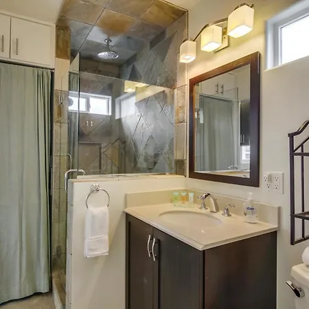 Manhattan Shores 1B Home-2