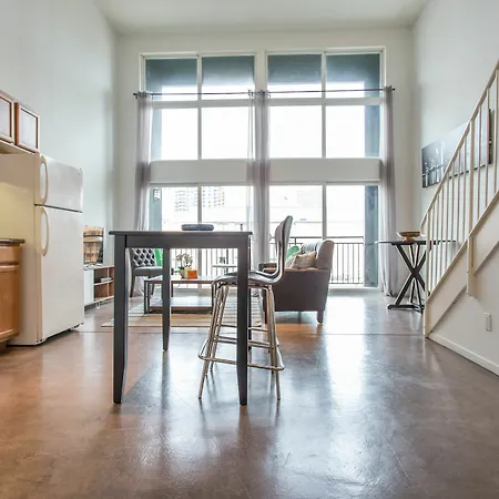 Bi Level 1Br In Little Italy By Sonder-3