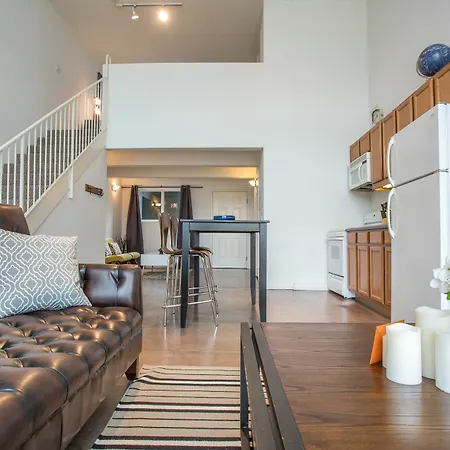 Bi Level 1Br In Little Italy By Sonder-2
