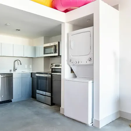 Lively Studio In Hillcrest By Sonder-2