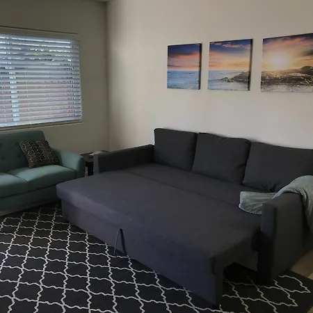 Modern Hillcrest 2 Bedroom-3