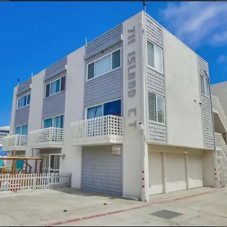 Fantastic Mission Beach Condo Steps To The Beach-2
