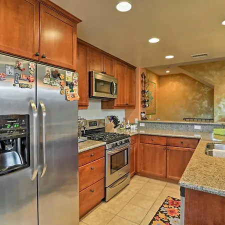 Vibrant Pacific Beach Townhome - Walkable To Bay!-3