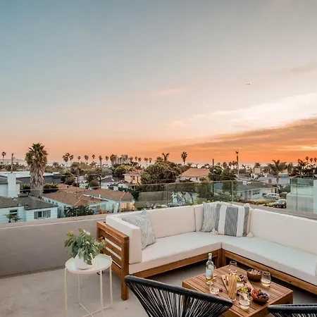 Iris By Avantstay - Modern Home W/ 3 Patios & Rooftop Views-3
