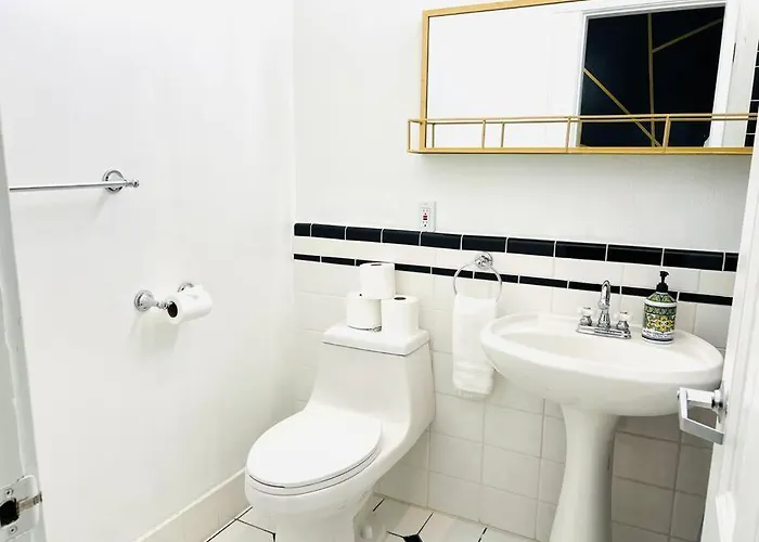 Gorgeous Studio Gaslamp! Perfectly Located Near Downtown San Diego! Perfect For Your Quick Getaway! Apartamento que aceita animais de estimação